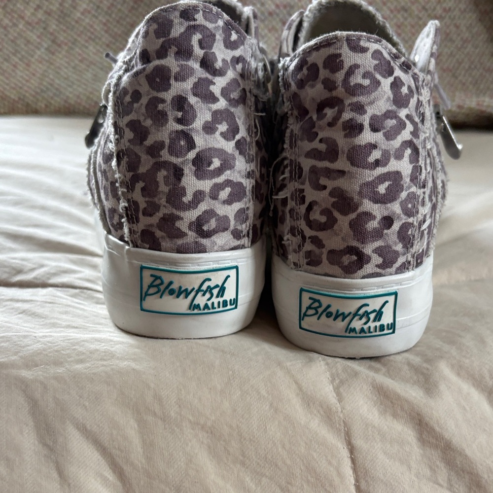 Blowfish Malibu Leopard Print Women's 7.5 Sneakers Flatform Wedge Zip Mid Top - Picture 4 of 11